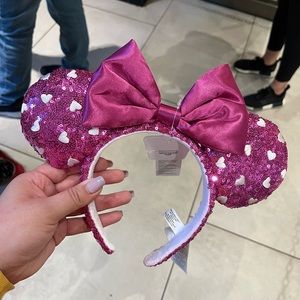 Minnie Mouse Valentine’s Day themed ears 💕✨